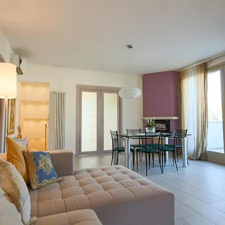 Giuly Villa Sirmione
