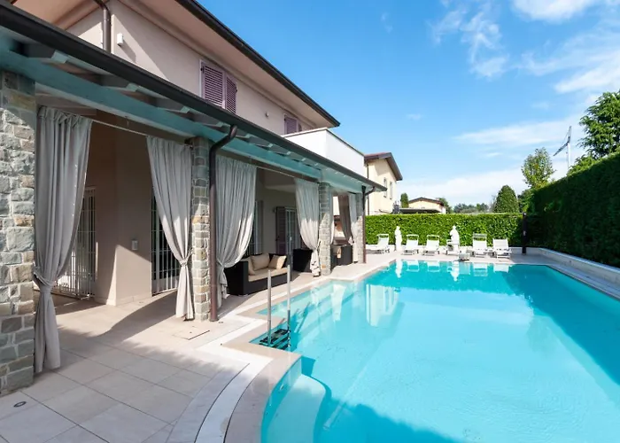 Giuly Willa Sirmione