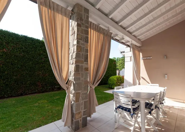 Giuly Willa Sirmione